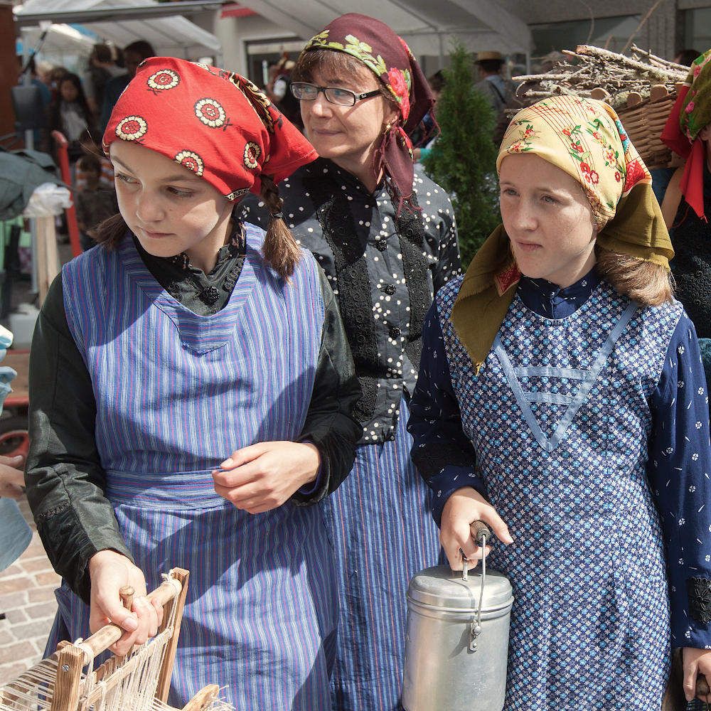 ferienwohnungen apartments atlas saas grund ansicht sommer
